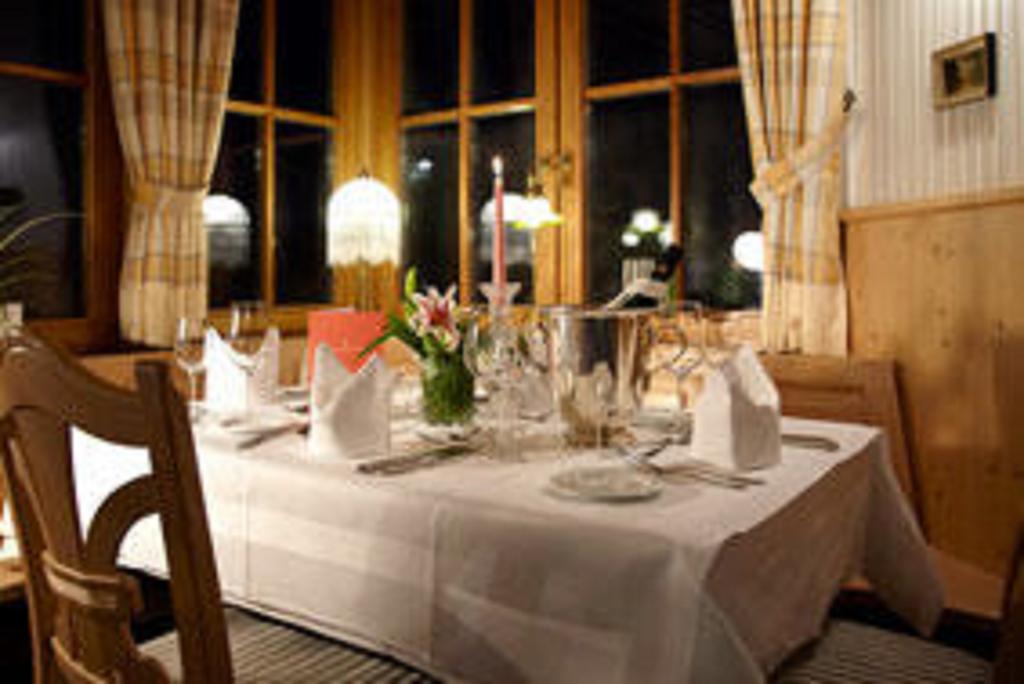 Hotel Restaurant Cafe Rapp เคอนิกสเฟลด์ อิม ชวาร์ซวัลด์ ภายนอก รูปภาพ